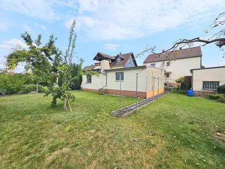 Zweifamilienhaus mit großem Garten- Ideal für Familien oder als 2-Generationenlösung!