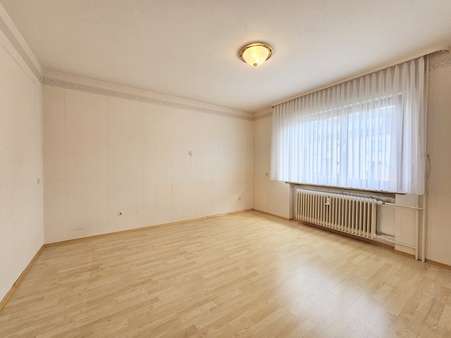 EG - Schlafzimmer - Zweifamilienhaus in 63110 Rodgau mit 154m² kaufen