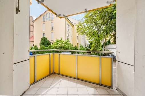 Balkon Balkon - Erdgeschosswohnung in 63067 Offenbach mit 83m² kaufen