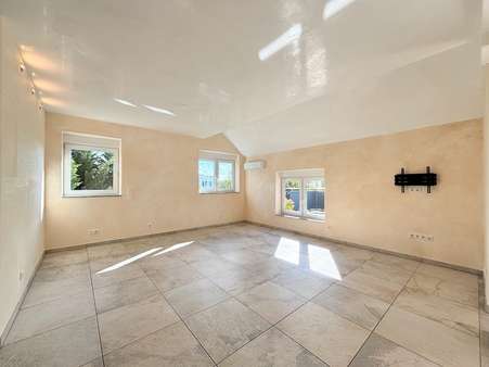 Wohnbereich - Maisonette-Wohnung in 63500 Seligenstadt mit 123m² kaufen