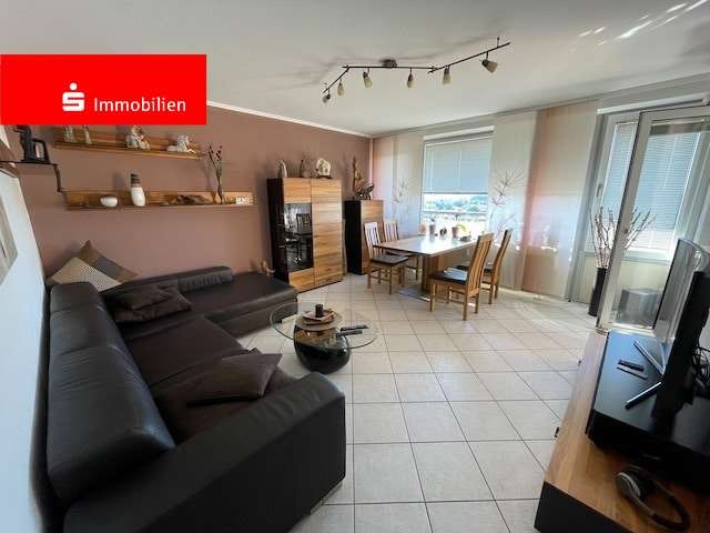 Wohnzimmer - Etagenwohnung in 63179 Obertshausen mit 77m² kaufen