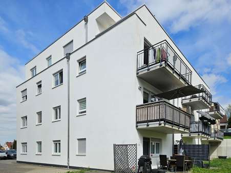 Blick Vorderseite - Etagenwohnung in 63579 Freigericht mit 98m² kaufen