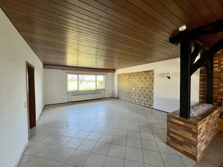 Einfamilienhaus mit großem Garten, Schwimmbad & Sauna in Flörsheim-Wicker