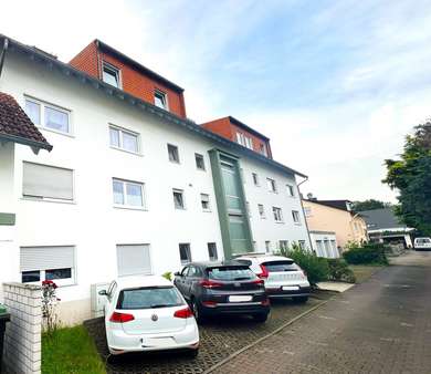 Aussenansicht Seite - Etagenwohnung in 63477 Maintal mit 110m² kaufen