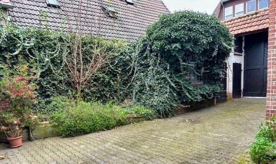Innenhof - Einfamilienhaus in 64354 Reinheim mit 198m² kaufen