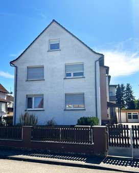 Außenansicht frontal - Erdgeschosswohnung in 64331 Weiterstadt mit 63m² kaufen