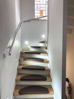 Treppe zum OG Treppe zum OG - Zweifamilienhaus in 64372 Ober-Ramstadt mit 145m² kaufen
