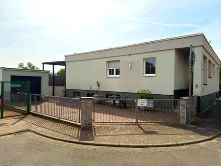 Aussenansicht Aussenansicht - Einfamilienhaus in 64291 Darmstadt mit 227m² kaufen