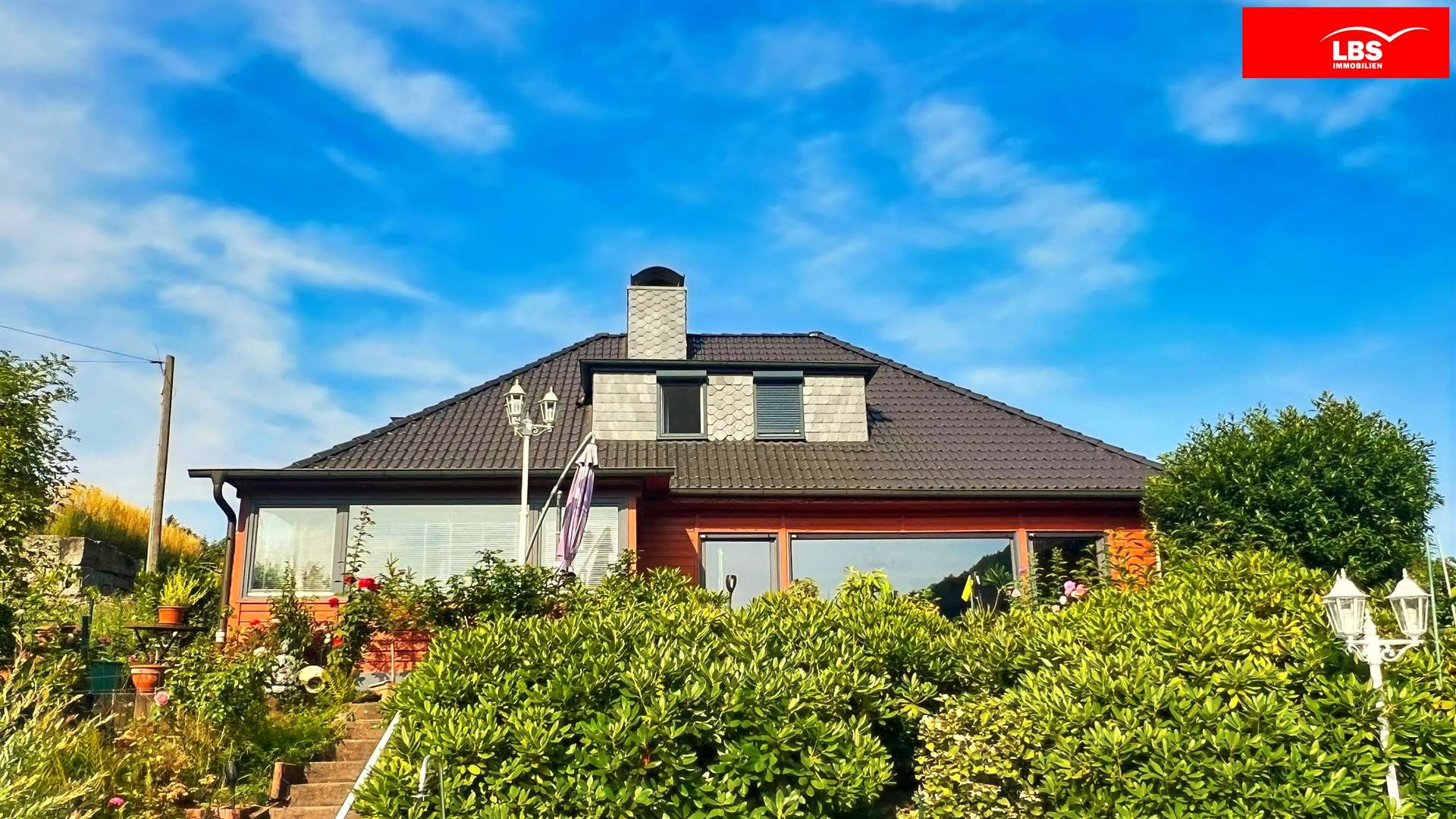 Blick aus dem Garten Blick aus dem Garten - Einfamilienhaus in 63755 Alzenau mit 185m² kaufen