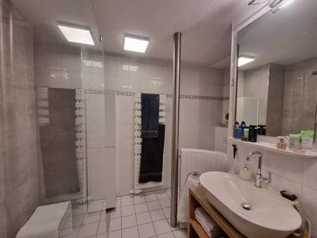 Badezimmer Badezimmer - Etagenwohnung in 61440 Oberursel mit 63m² kaufen