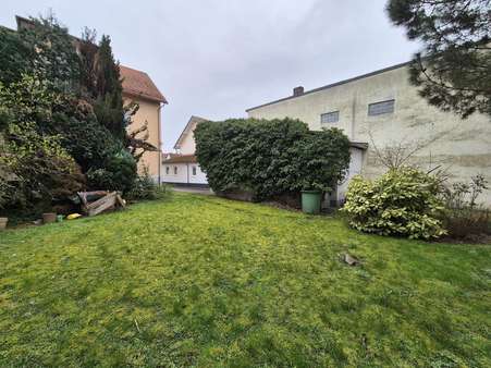 Garten - Mehrfamilienhaus in 61440 Oberursel mit 200m² kaufen