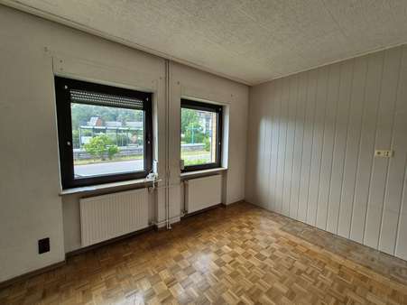 Wohnzimmer - Doppelhaushälfte in 61440 Oberursel mit 81m² kaufen