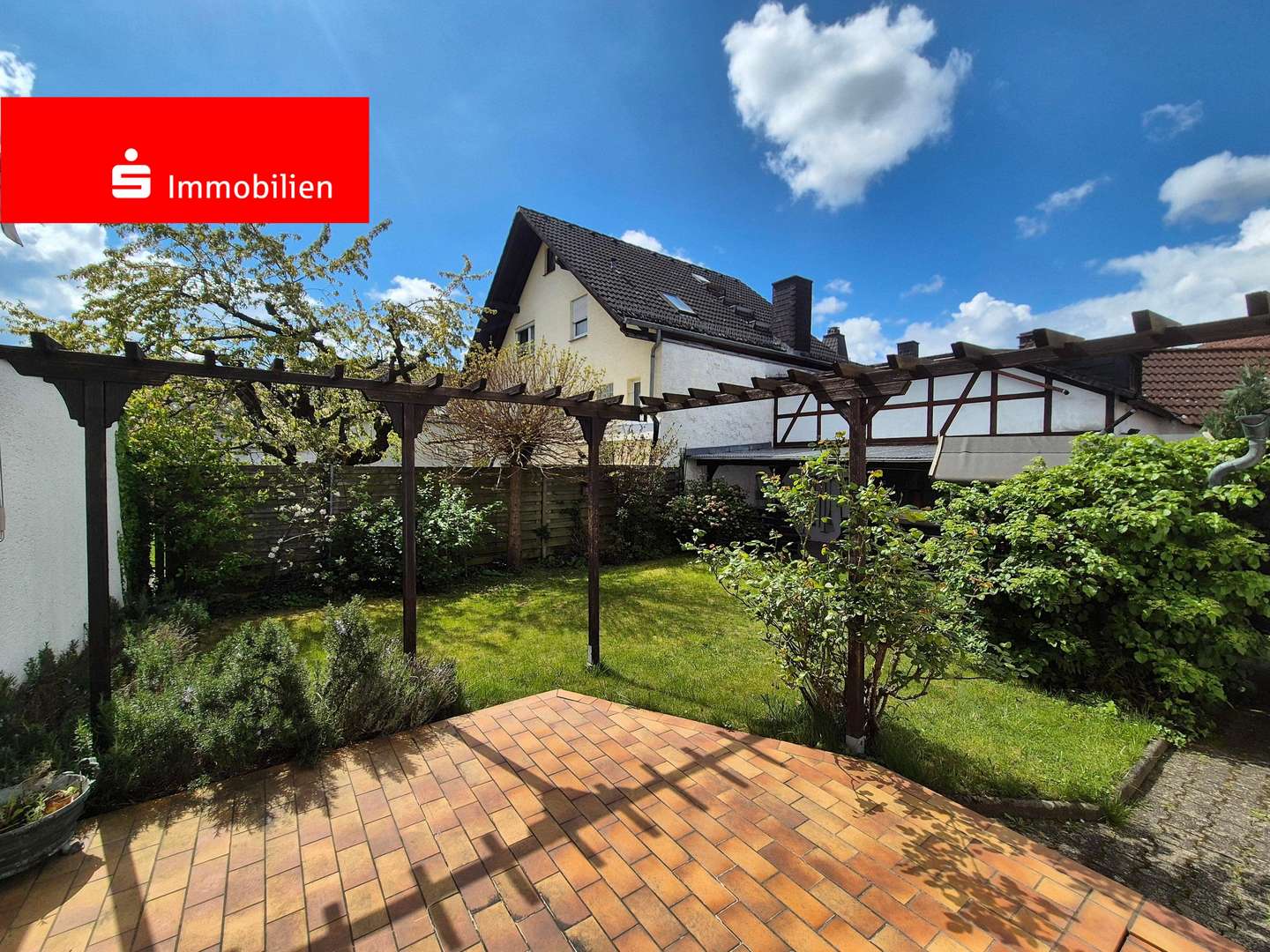 Terrasse und Garten - Einfamilienhaus in 61440 Oberursel mit 132m² kaufen