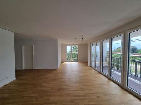 Wohn- und Essbereich - Etagenwohnung in 61449 Steinbach mit 122m² mieten