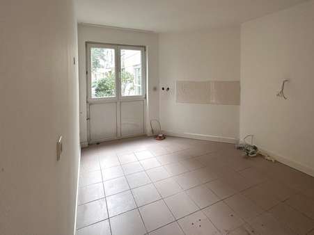 Zimmer - Erdgeschosswohnung in 61350 Bad Homburg mit 95m² kaufen