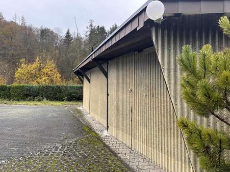 Außenstellplätze / Hof - Einfamilienhaus in 61276 Weilrod mit 251m² kaufen