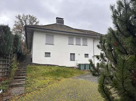 Hof - Einfamilienhaus in 61276 Weilrod mit 251m² kaufen