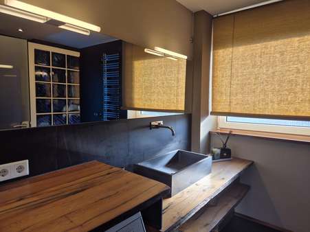 Badezimmer - Dachgeschosswohnung in 60435 Frankfurt mit 106m² kaufen