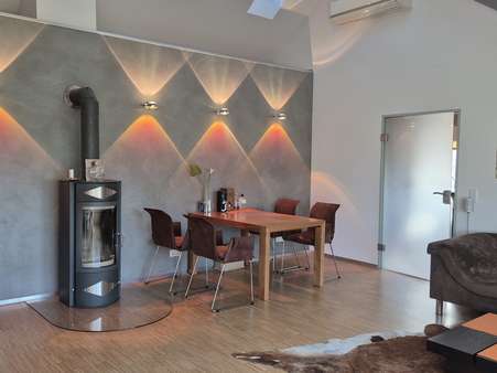 Kamin mit Essplatz - Dachgeschosswohnung in 60435 Frankfurt mit 106m² kaufen