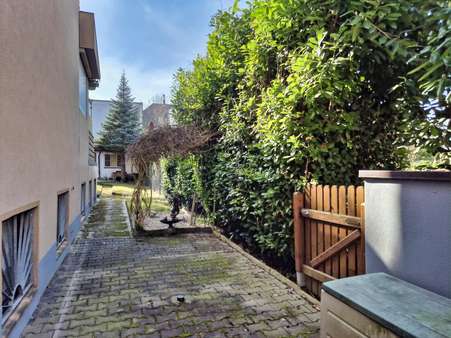 Weg in den Garten - Einfamilienhaus in 61440 Oberursel mit 154m² kaufen