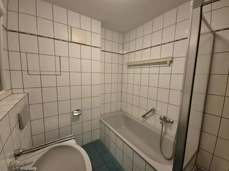 Badezimmer - Erdgeschosswohnung in 61381 Friedrichsdorf mit 56m² kaufen