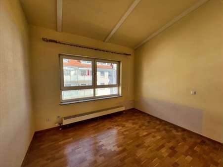 Schlafzimmer Schlafzimmer - Dachgeschosswohnung in 61348 Bad Homburg mit 82m² kaufen