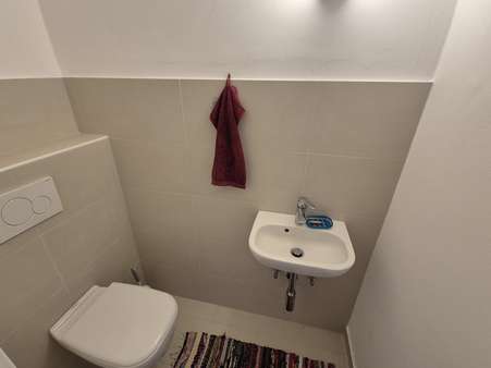 Gäste-WC - Erdgeschosswohnung in 61440 Oberursel mit 108m² kaufen