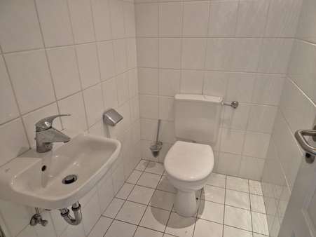 Gäste-WC - Erdgeschosswohnung in 65812 Bad Soden mit 77m² kaufen