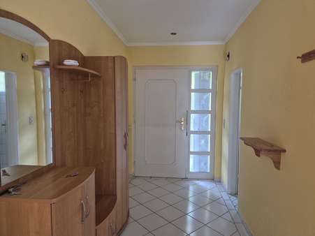 Eingangsbereich Eingangsbereich - Bungalow in 61350 Bad Homburg mit 92m² kaufen