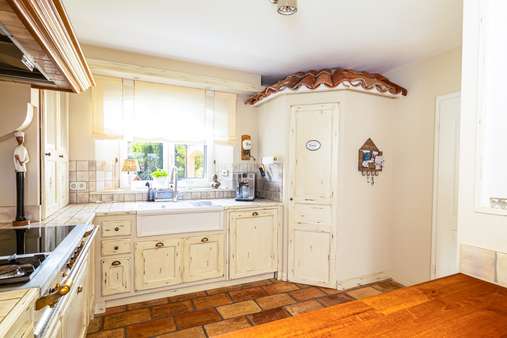 Offene Küche mit Speisekammer Offene Küche mit Speisekammer - Einfamilienhaus in 61267 Neu-Anspach mit 230m² kaufen