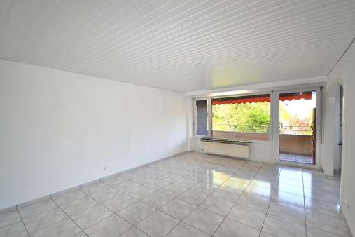Wohnzimmer - Etagenwohnung in 70329 Stuttgart mit 83m² kaufen