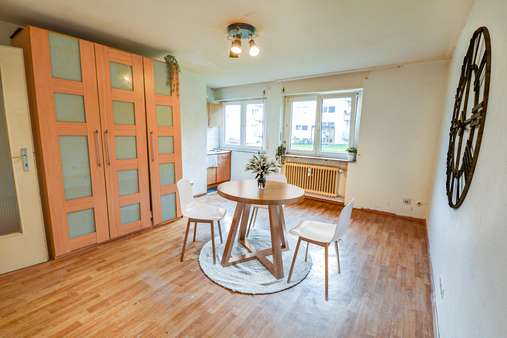 Zimmer Zimmer - Erdgeschosswohnung in 71065 Sindelfingen mit 23m² kaufen