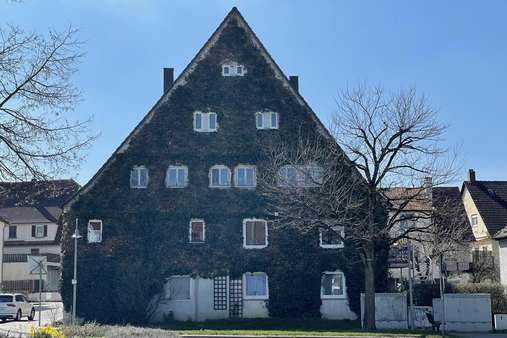 Hausansicht - Erdgeschosswohnung in 71149 Bondorf mit 93m² kaufen