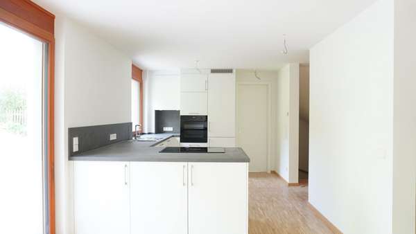 Küche + Speisekammer Küche + Speisekammer - Maisonette-Wohnung in 72127 Kusterdingen mit 173m² mieten