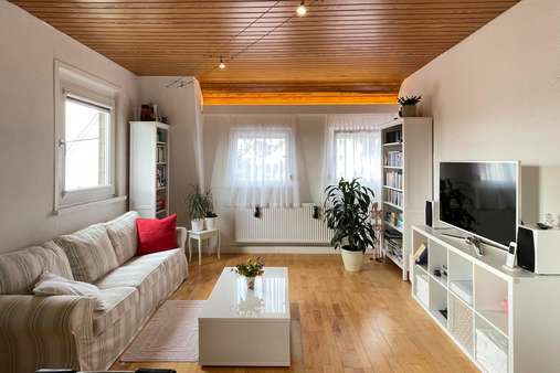 Wohnzimmer OG - Mehrfamilienhaus in 70771 Leinfelden-Echterdingen mit 200m² kaufen