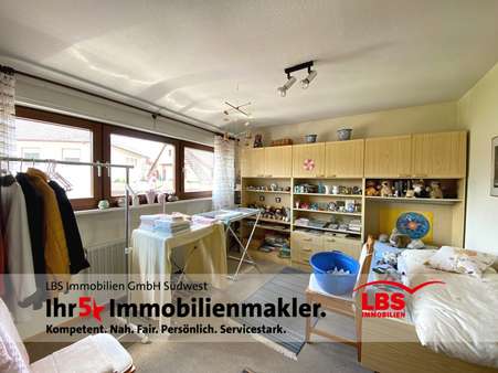 Kinderzimmer - Doppelhaushälfte in 76189 Karlsruhe mit 133m² kaufen