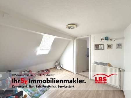 Flur Dachgeschoss - Einfamilienhaus in 76187 Karlsruhe mit 163m² kaufen