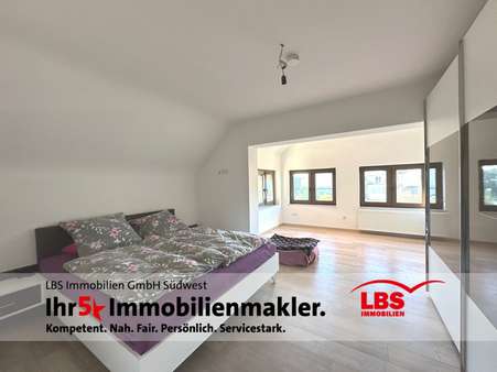 Schlafzimmer - Einfamilienhaus in 76676 Graben-Neudorf mit 139m² kaufen