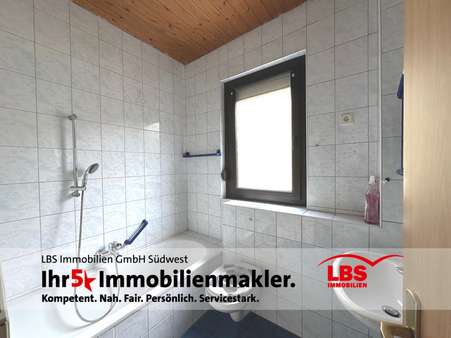 Bad EG - Einfamilienhaus in 68753 Waghäusel mit 112m² kaufen