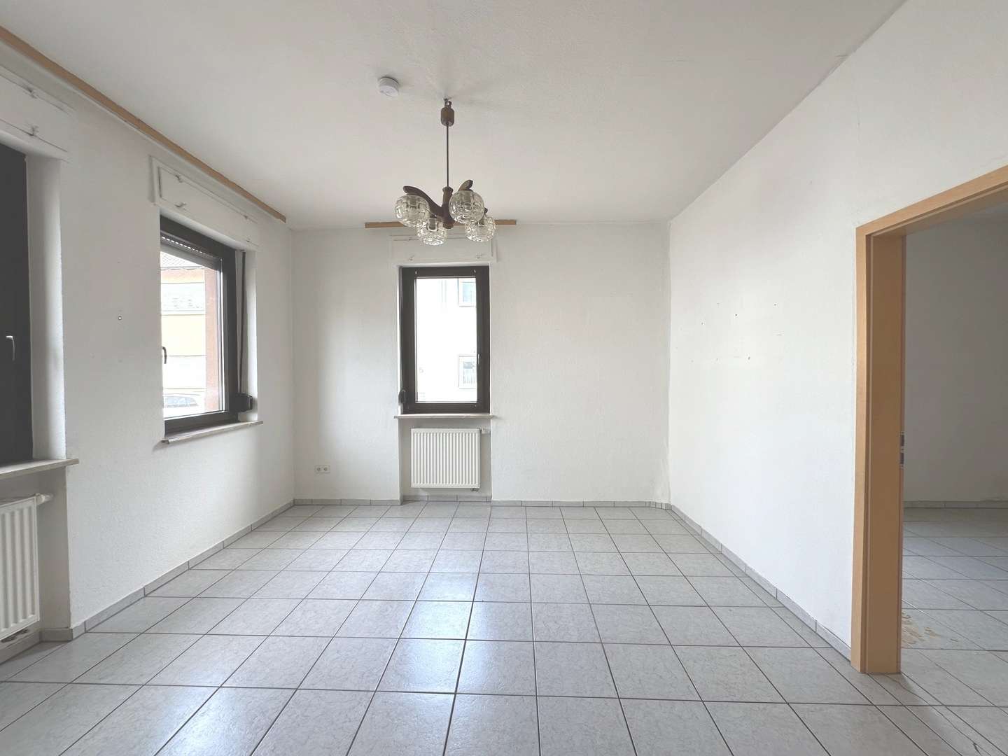 Wohnzimmer - Einfamilienhaus in 68753 Waghäusel mit 112m² kaufen