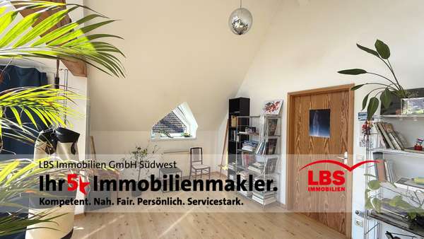 Büro - Dachgeschosswohnung in 76227 Karlsruhe mit 98m² kaufen