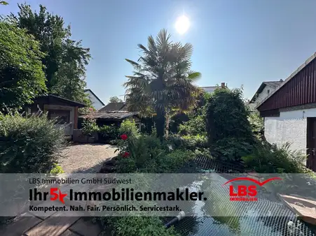 Ein - bis Zweifamilienhaus in ruhiger Lage - bezugsfrei