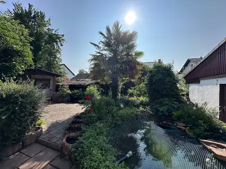 Ein - bis Zweifamilienhaus in ruhiger Lage - bezugsfrei