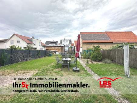 Garten - Dachgeschosswohnung in 76698 Ubstadt-Weiher mit 80m² kaufen