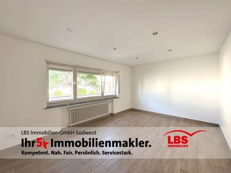 Schlafzimmer EG - Einfamilienhaus in 68794 Oberhausen-Rheinhausen mit 176m² kaufen