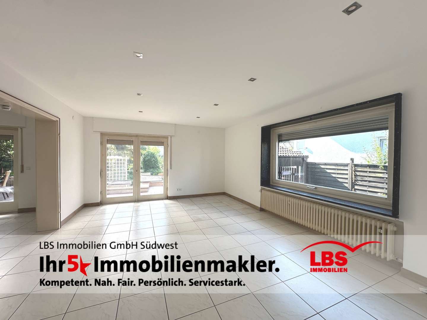 Wohnzimmer EG - Einfamilienhaus in 68794 Oberhausen-Rheinhausen mit 176m² kaufen