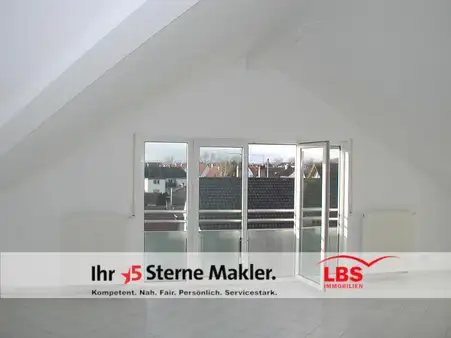 Helle Maisonette-Wohnung mit 3 Balkonen und Stellplatz