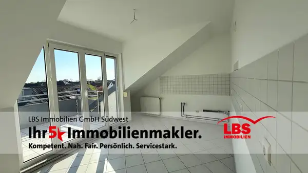 Bezugsfreie, helle 3 Zimmer Maisonette Wohnung mit 3 Balkonen und Stellplatz