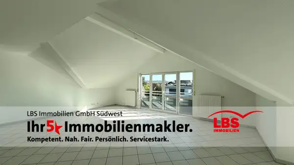 Bezugsfreie, helle 3 Zimmer Maisonette Wohnung mit 3 Balkonen und Stellplatz