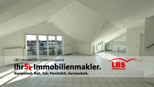 Bezugsfreie, helle 3 Zimmer Maisonette Wohnung mit 3 Balkonen und Stellplatz